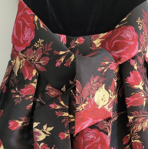 Tahari Party Dress - Picture 5 of 9